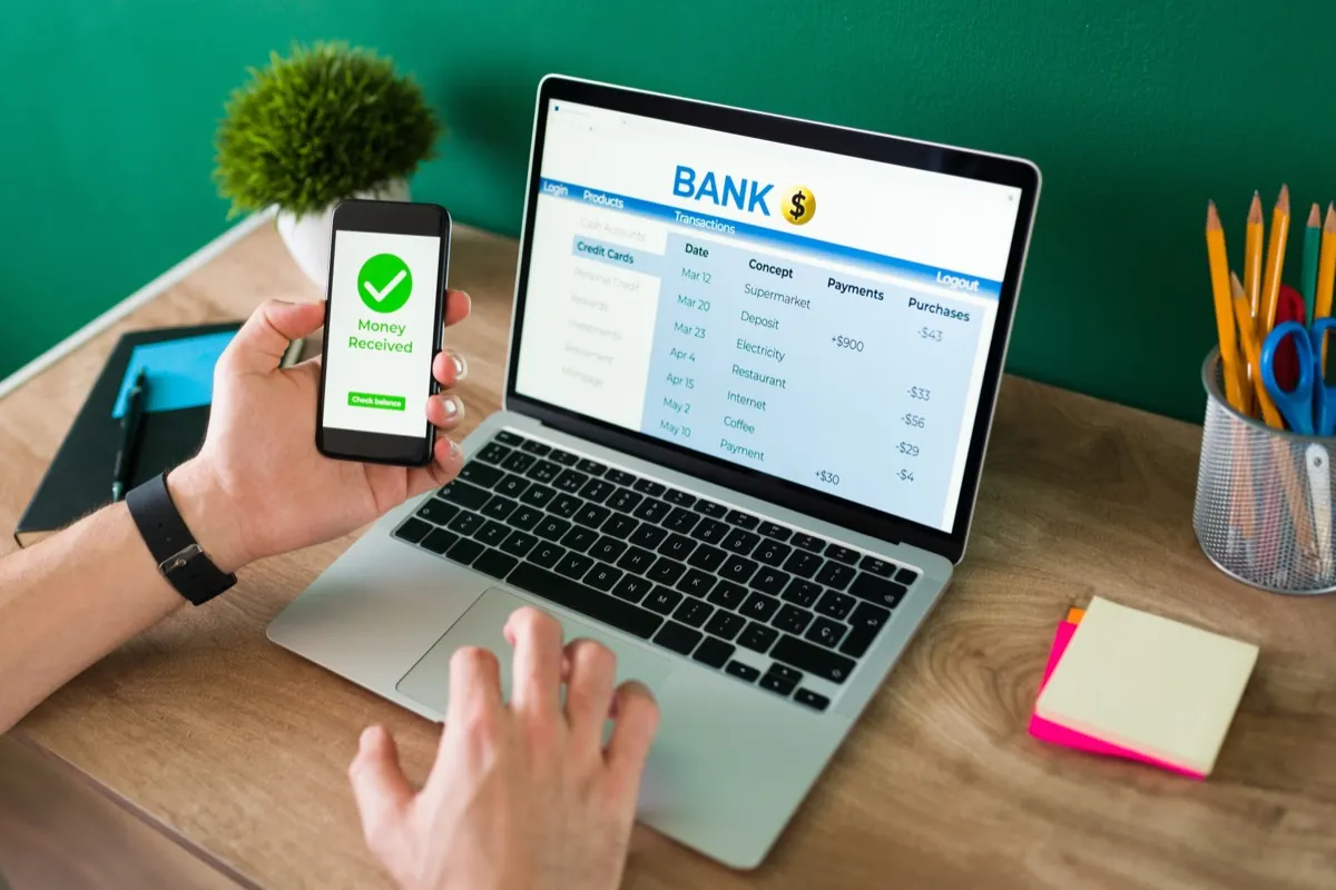 Aplikasi Perbankan & Fintech